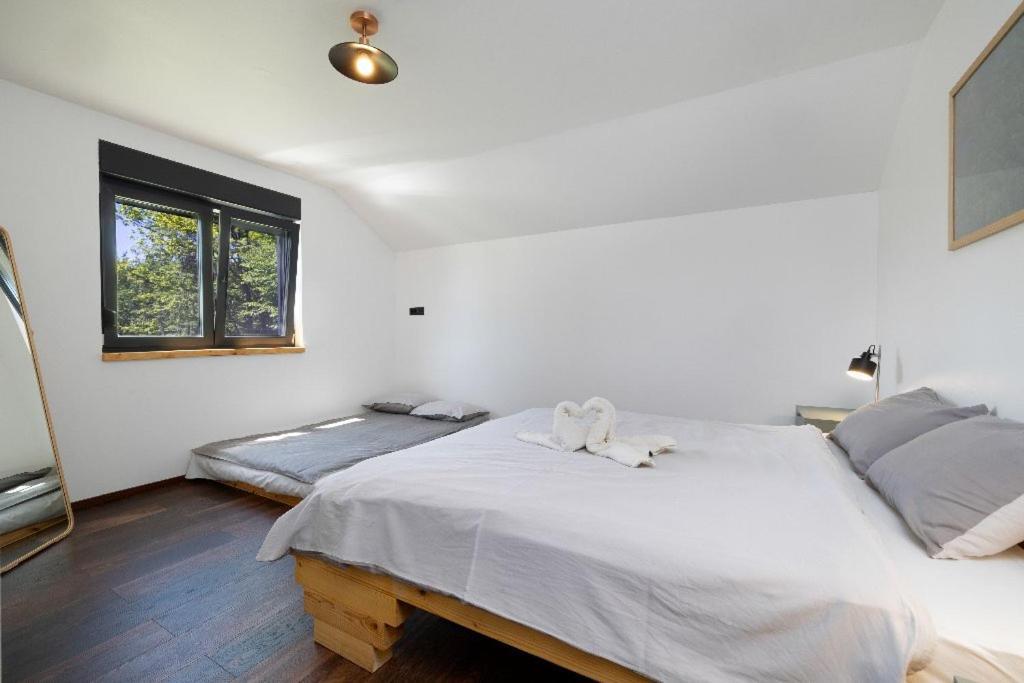 Apartamento Tree Elements Treehouse Retreat Slunj Habitación foto