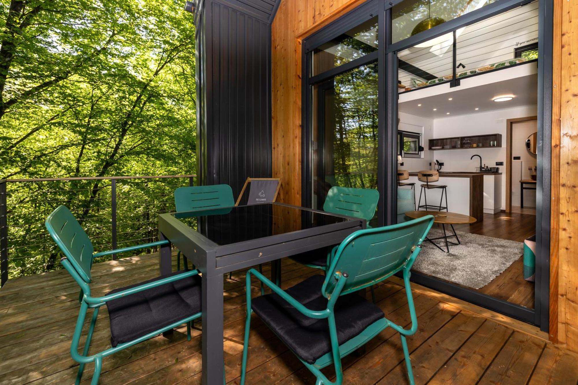 Apartamento Tree Elements Treehouse Retreat Slunj Habitación foto